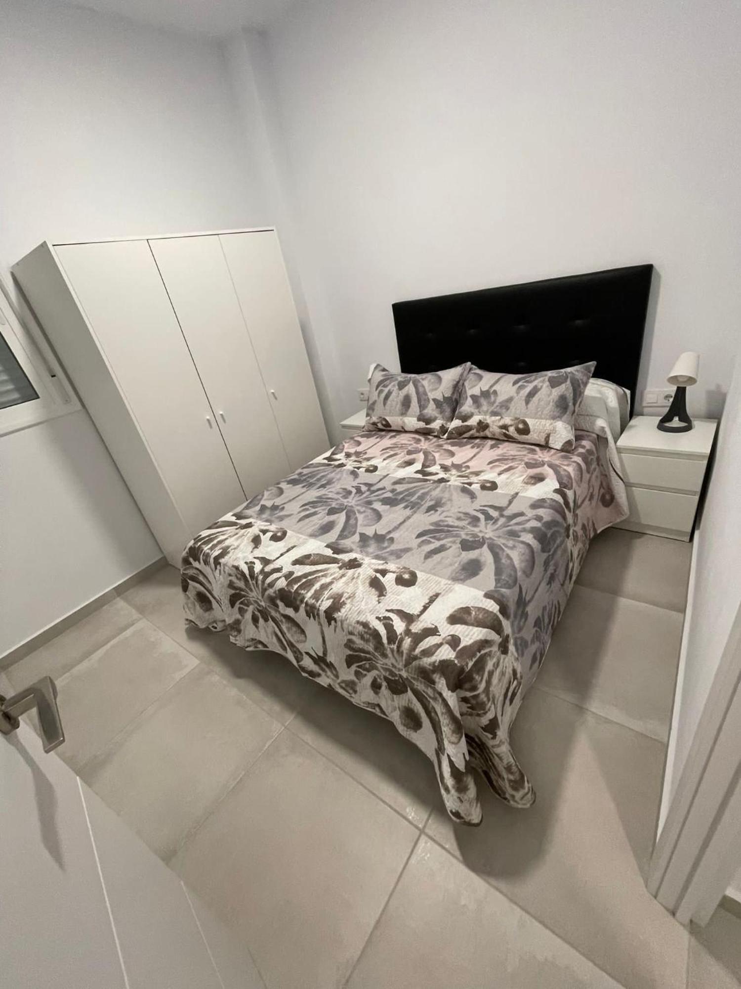 Apartments Jota บาร์เซโลนา ภายนอก รูปภาพ