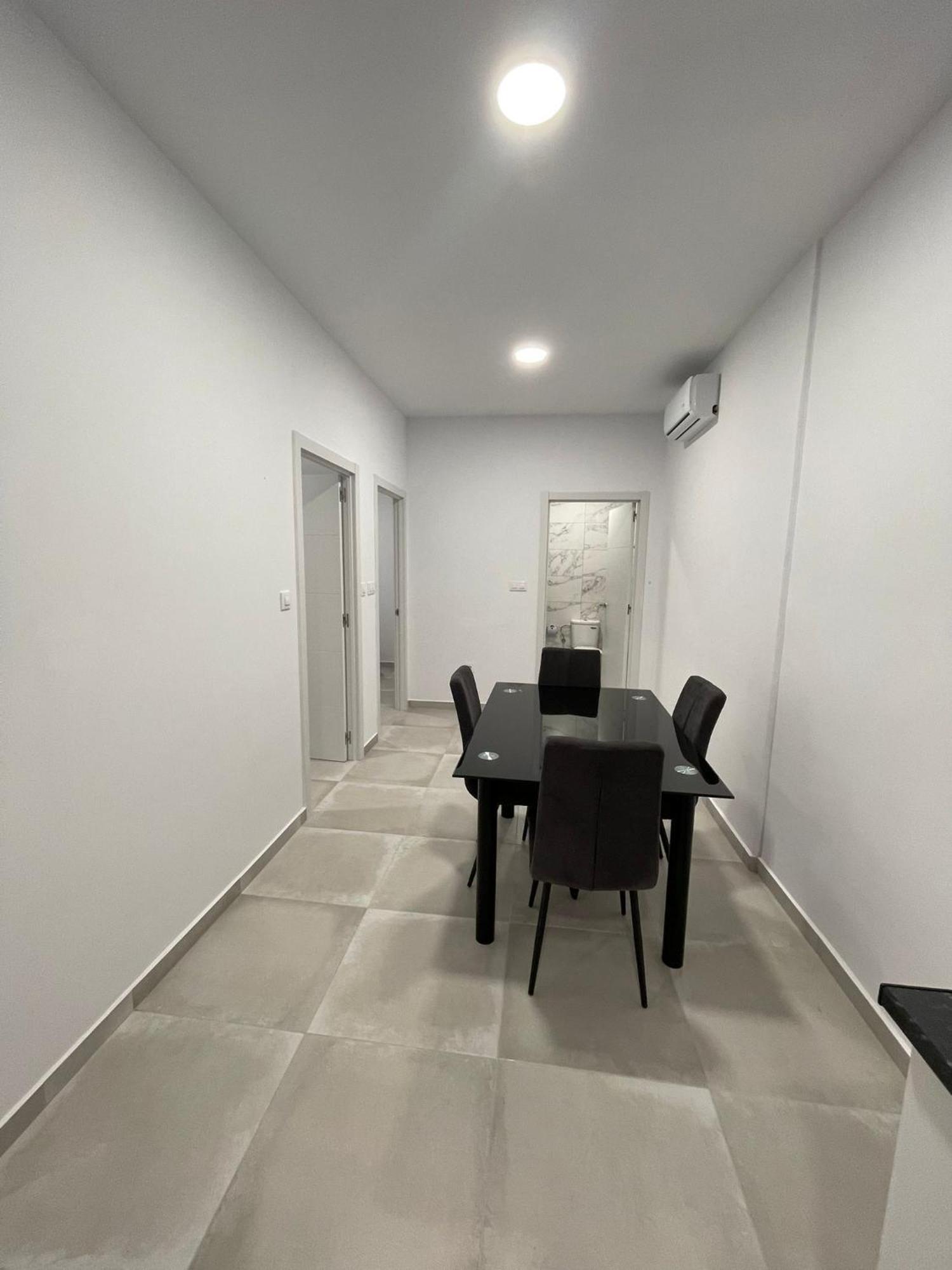 Apartments Jota บาร์เซโลนา ภายนอก รูปภาพ