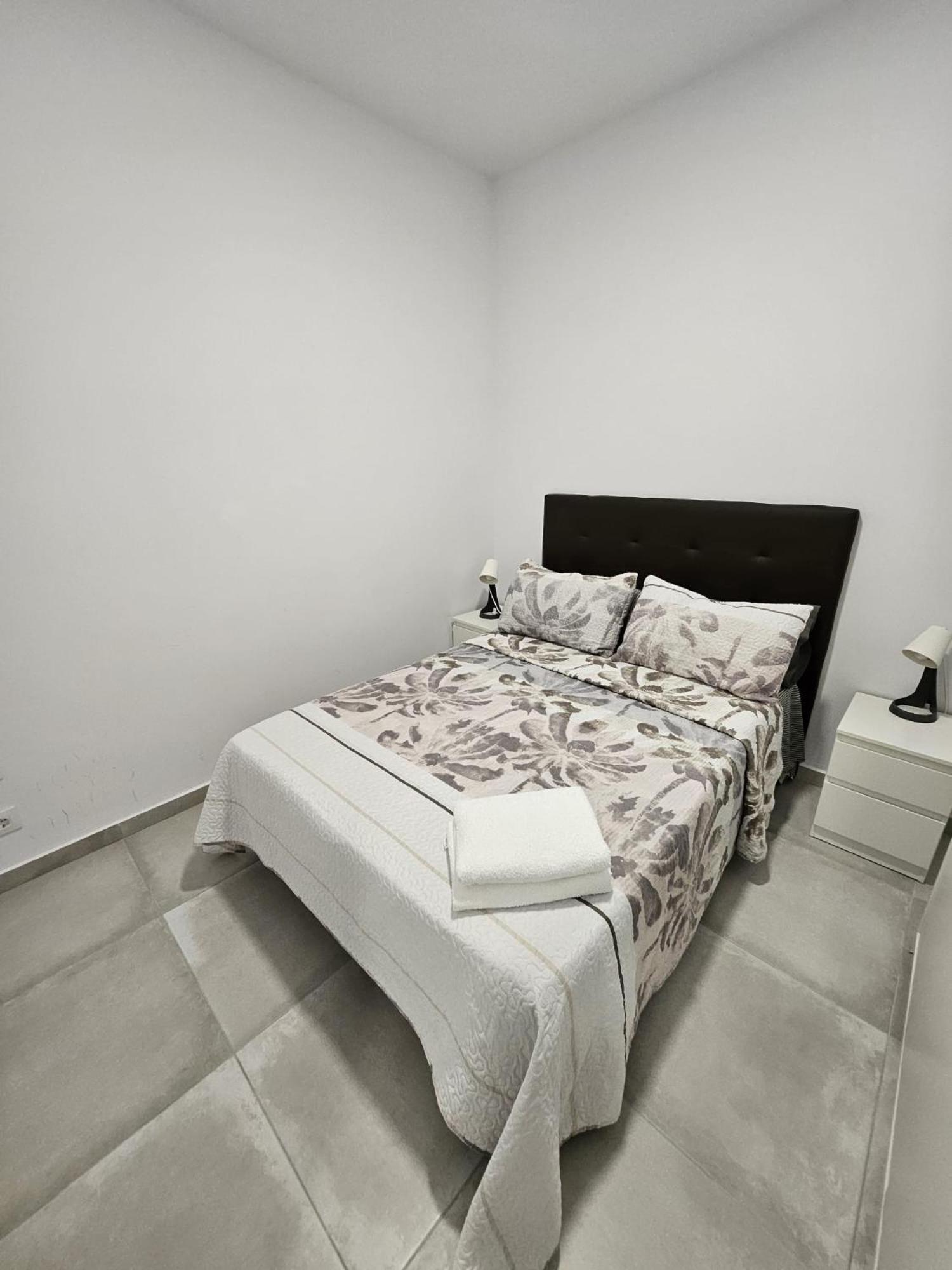 Apartments Jota บาร์เซโลนา ภายนอก รูปภาพ