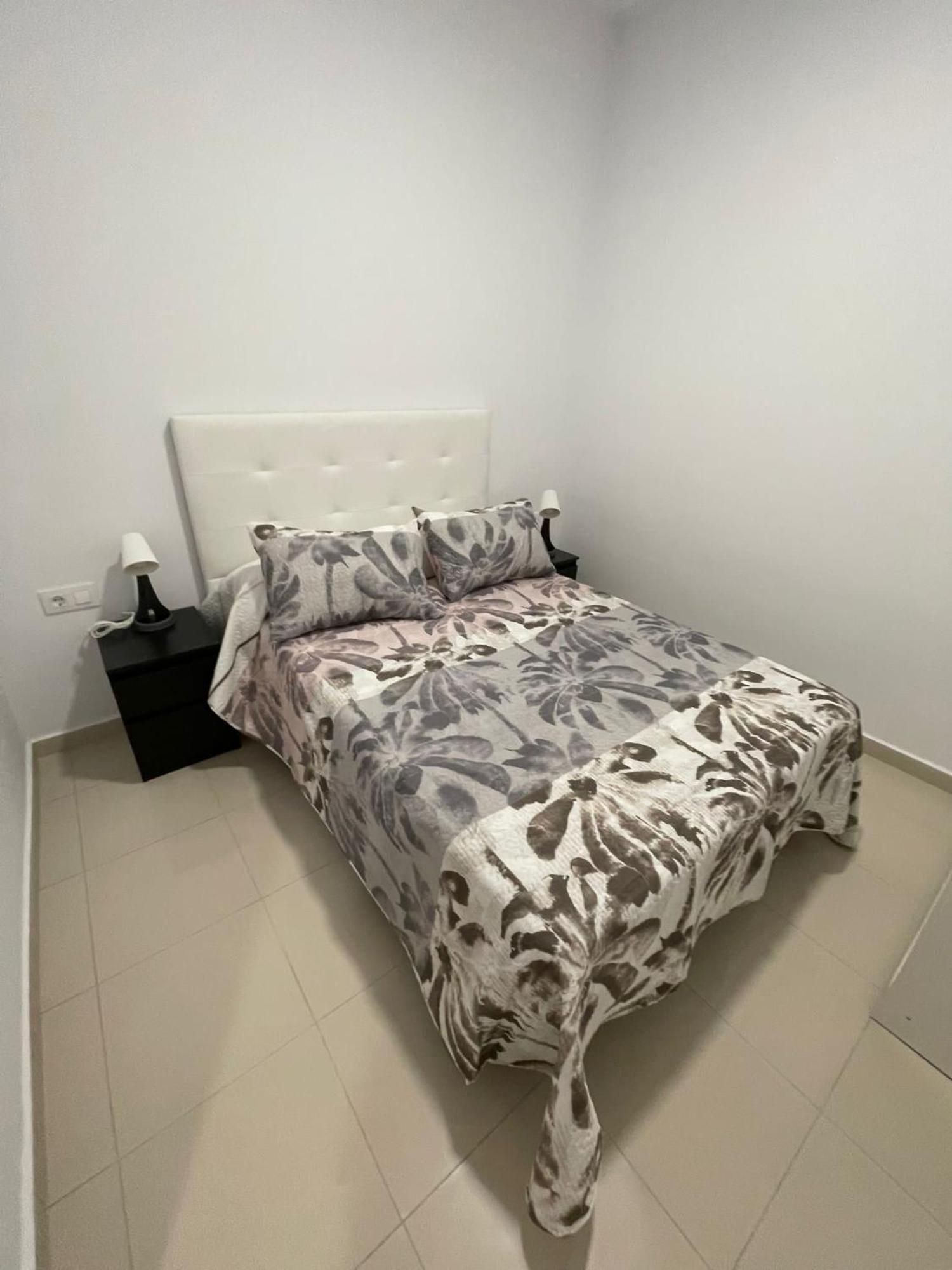 Apartments Jota บาร์เซโลนา ภายนอก รูปภาพ