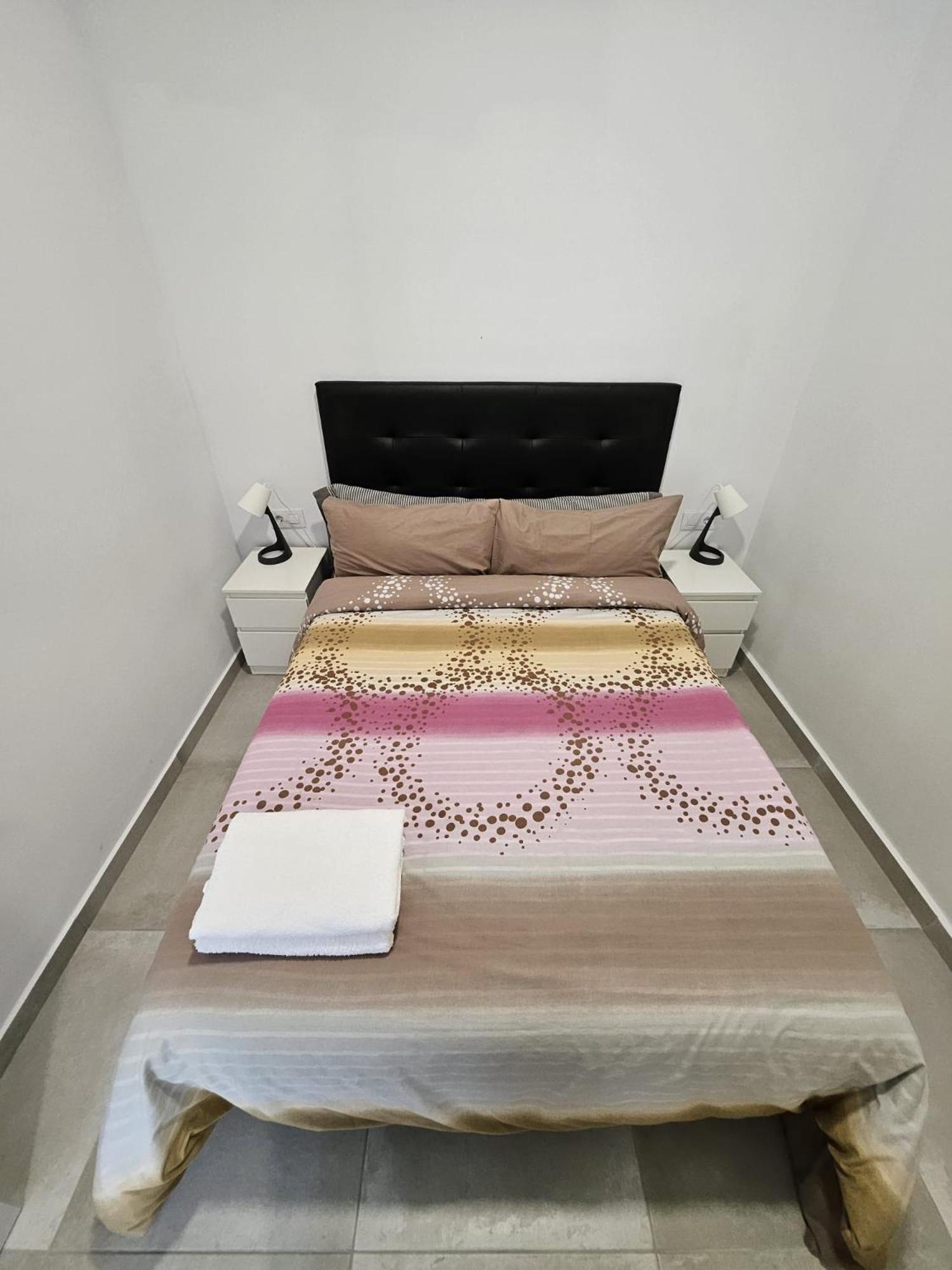 Apartments Jota บาร์เซโลนา ภายนอก รูปภาพ